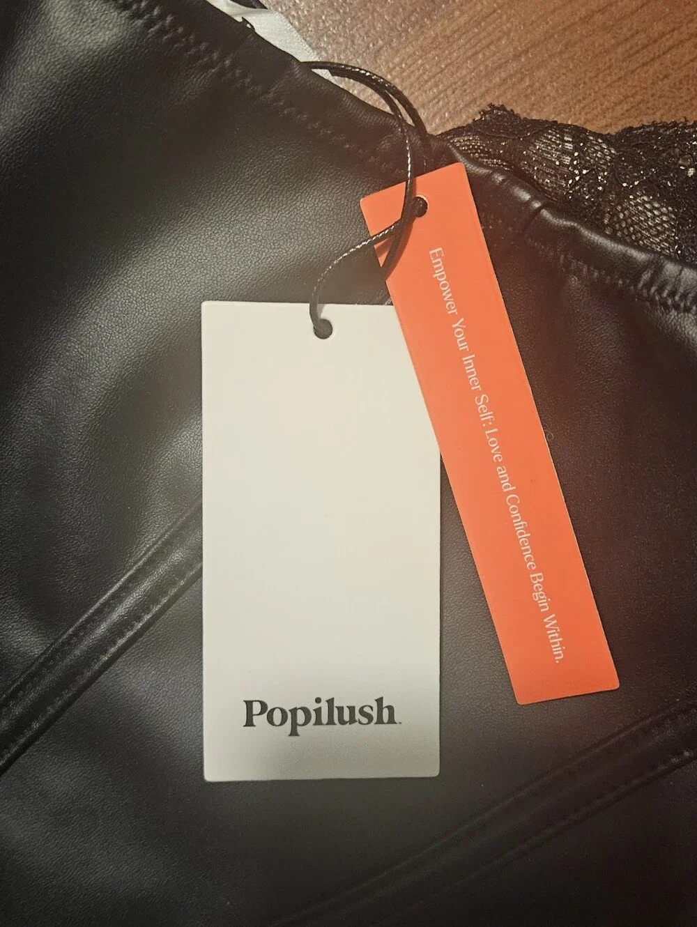 Popilush sleek black